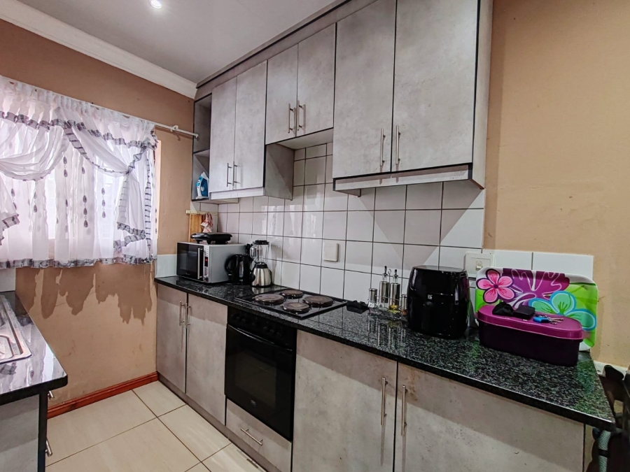 2 Bedroom Property for Sale in Miederpark North West